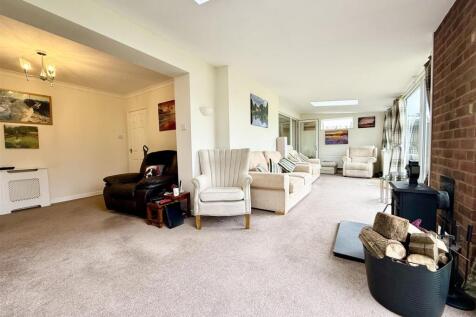 lounge and dining