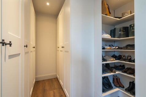 dressing room.jpg