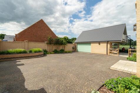 driveway and garage.jpg