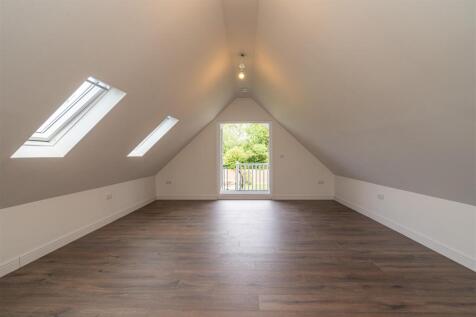 garage loft room.jpg