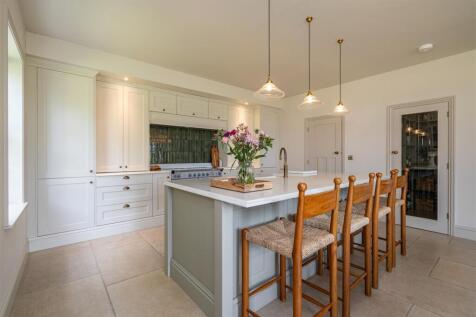 kitchen island.jpg
