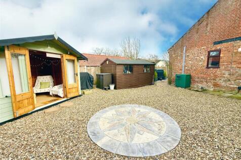 garden and summer house