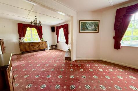 lounge dining