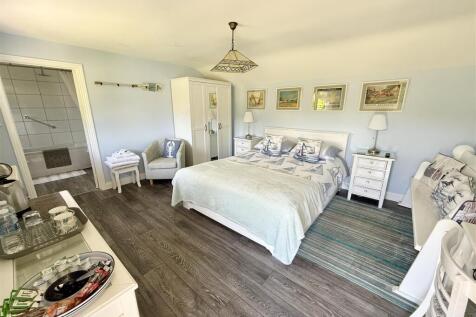 The Mooring - bedroom