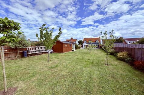rear garden towards the house