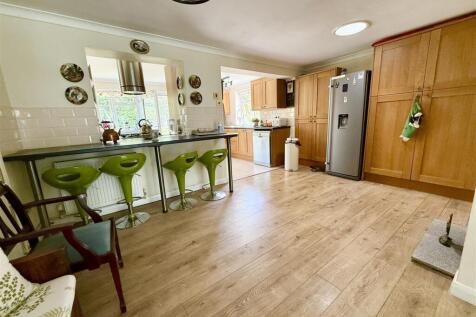 breakfast room