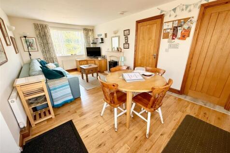 Daisy living area