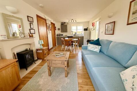 Daisy living area