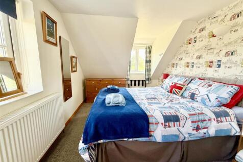 Iris bedroom
