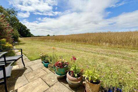 patio views to the rear