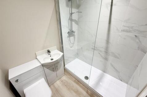 debroom two ensuite