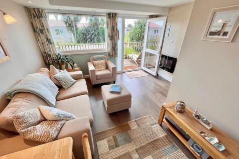 Open Plan Living/Dining Area