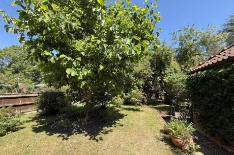 garden to the rear