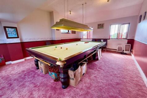 snooker room