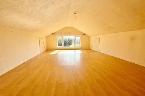 first floor sitting room / bedroom