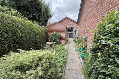 garden to side
