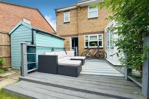rear aspect and deck