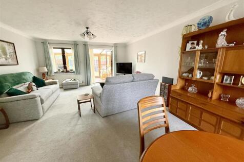 dining area to lounge