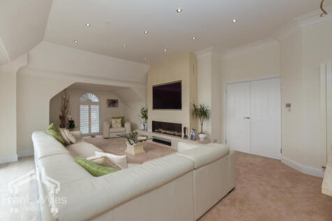 11 HILL CLIFFE-29