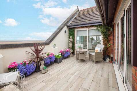 11 HILL CLIFFE-48