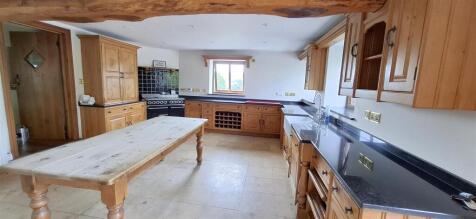 KITCHEN/BREAKFAST ROOM