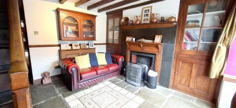RECEPTION HALL/SNUG
