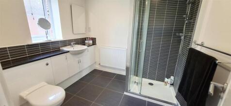 EN SUITE SHOWER ROOM