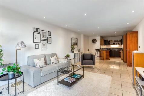 Living/Dining Area