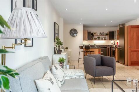 Living/Dining Area
