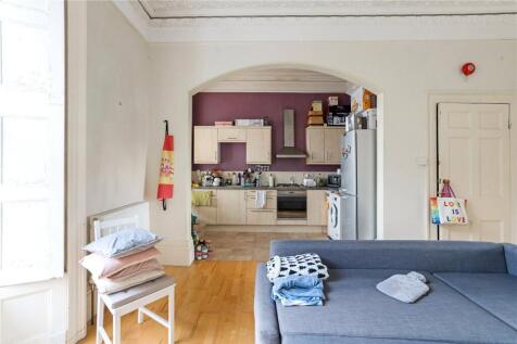 Sitting/Kitchen Area