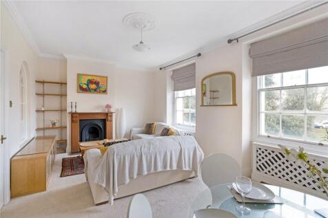 Sitting/Dining Room