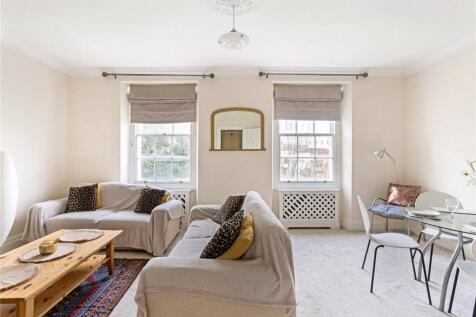 Sitting/Dining Room