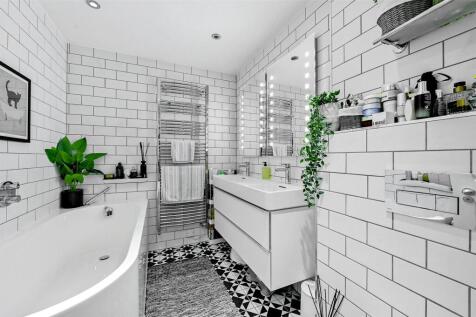 En Suite Bathroom