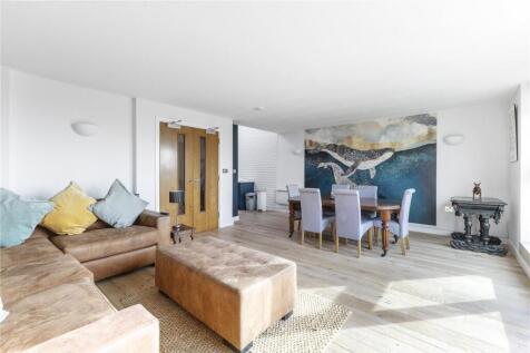 Living/Dining Area