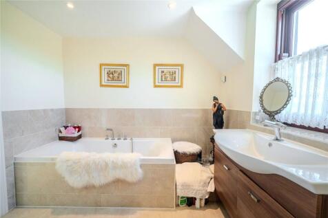 En Suite Bathroom