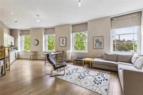 Living/Dining Area