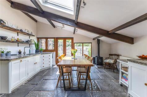 Kitchen/Dining Area