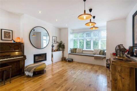 Sitting/Family Room