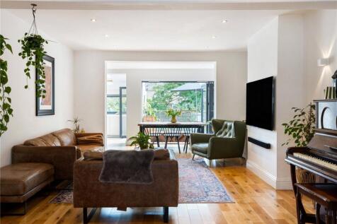 Sitting/Family Room
