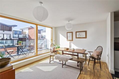 Living/Dining Area