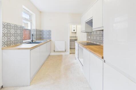 hollis kitchen.jpg