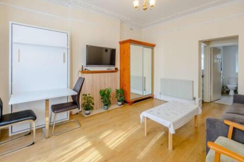 Glenhurst studio room 2.jpeg