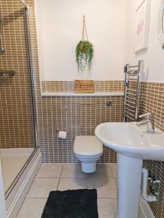 En-suite shower room 