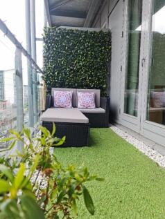 Seating area balcony 