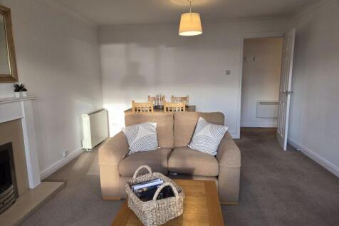 Reverse view living area 