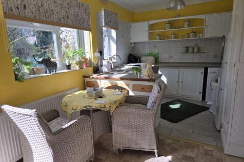 Full view kitchen/diner 