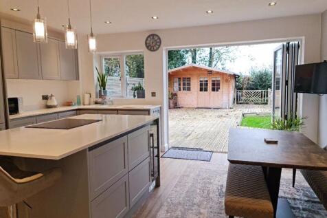 View through Kitchen/diner 