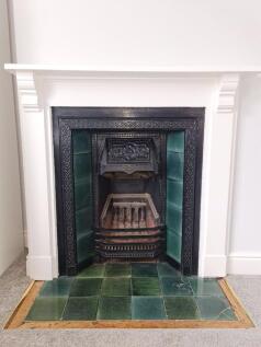 Feature fire place 