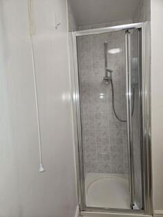En-suite shower 