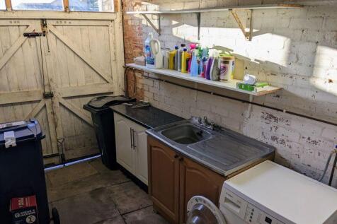 Garage/ utility  